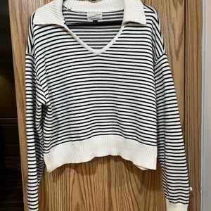 Universal Thread Black and White Striped V-Neck Sweater